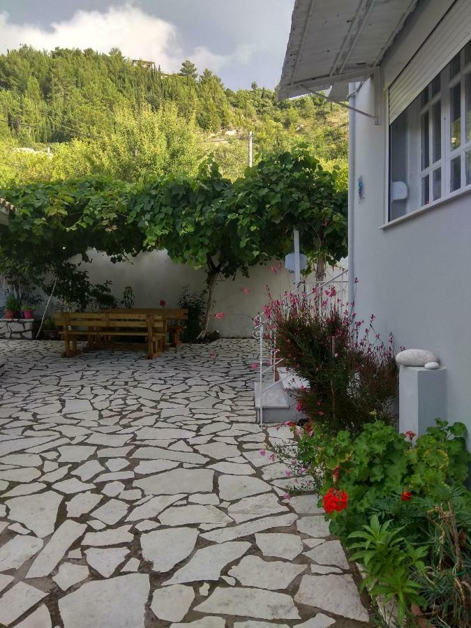 Kondilw Rooms Kalamitsi  Bagian luar foto