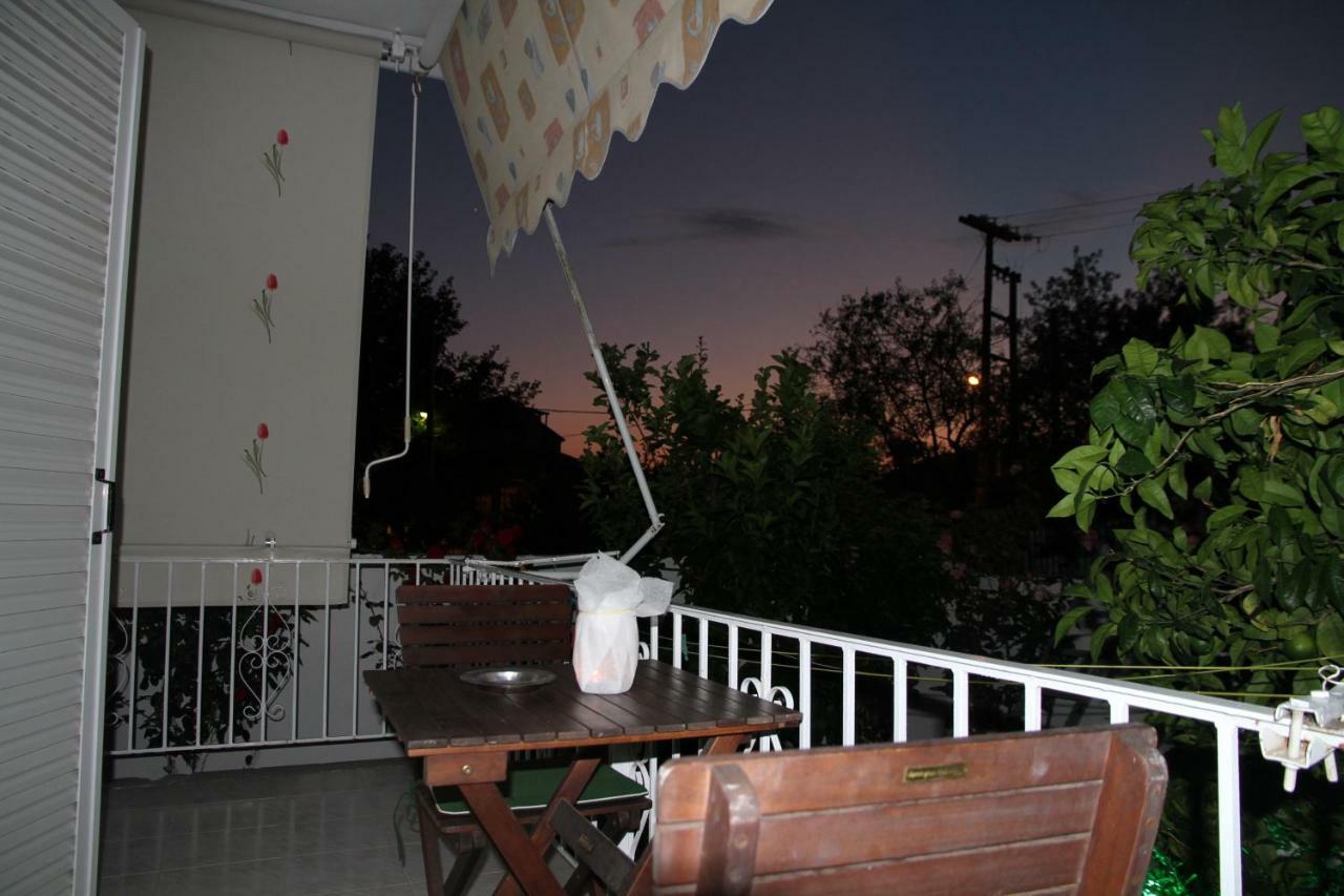 Kondilw Rooms Kalamitsi  Bagian luar foto